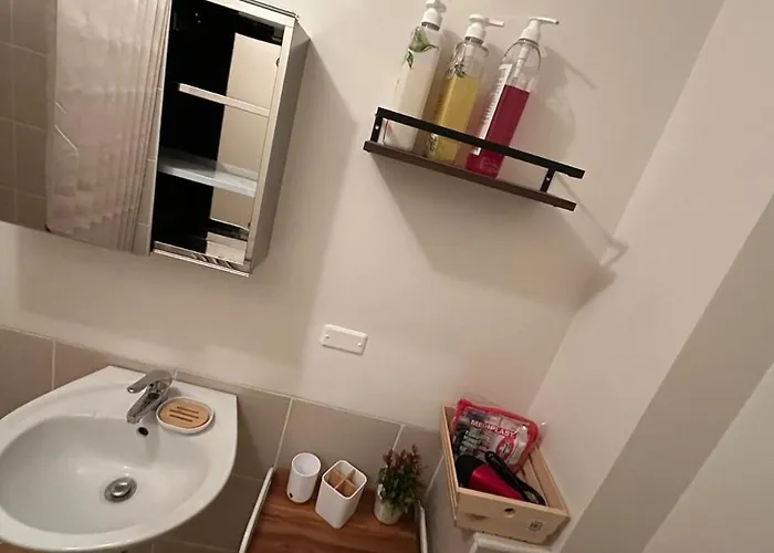 Apartment Cozy Qc With Karaoke Pool & Fast Wifi *