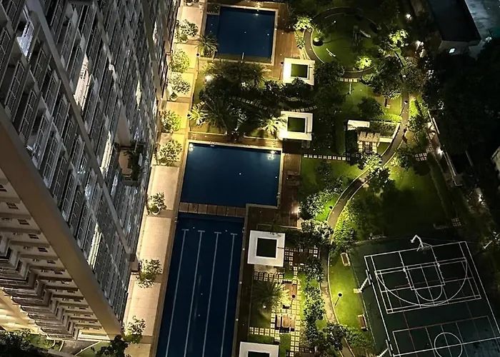 Cozy Qc With Karaoke Pool & Fast Wifi Apartment *