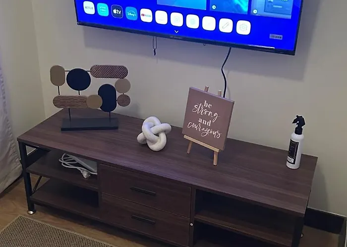 Cozy Qc With Karaoke Pool & Fast Wifi *