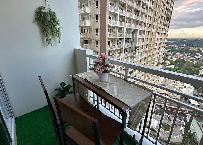 Cozy Qc With Karaoke Pool & Fast Wifi * Manila