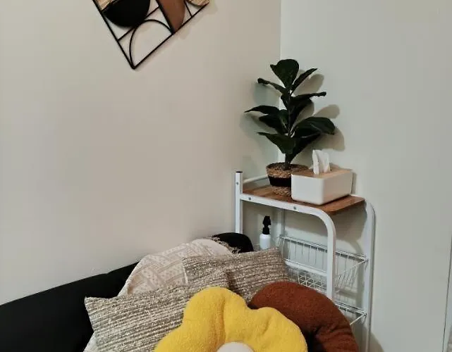 Cozy Qc With Karaoke Pool & Fast Wifi Apartment